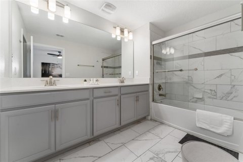 Townhouse in STOREY LAKE in Kissimmee, Florida 5 bedrooms, 201.41 sq.m. № 1803749 - photo 24