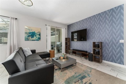 Townhouse in STOREY LAKE in Kissimmee, Florida 5 bedrooms, 201.41 sq.m. № 1803749 - photo 12