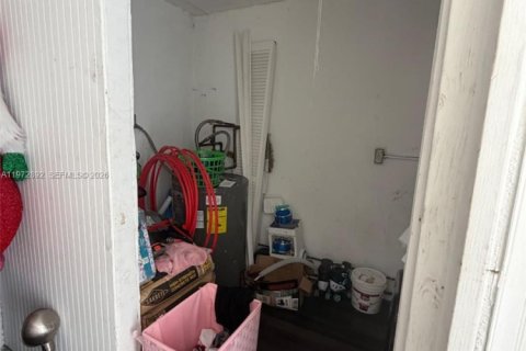 House in Lauderhill, Florida 4 bedrooms, 101.82 sq.m. № 2041405 - photo 2