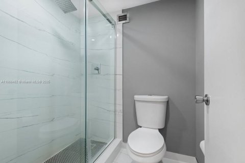 Copropriété à vendre à Hollywood, Floride: 2 chambres, 117.99 m2 № 1692997 - photo 16
