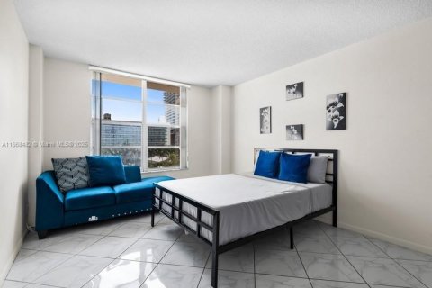 Copropriété à vendre à Hollywood, Floride: 2 chambres, 117.99 m2 № 1692997 - photo 18