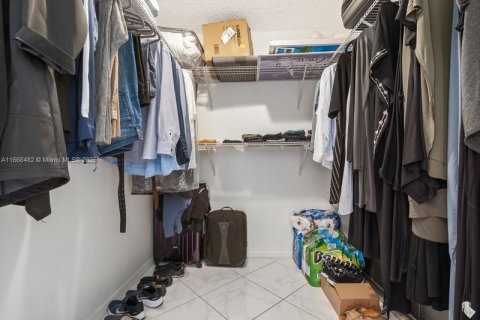 Copropriété à vendre à Hollywood, Floride: 2 chambres, 117.99 m2 № 1692997 - photo 17