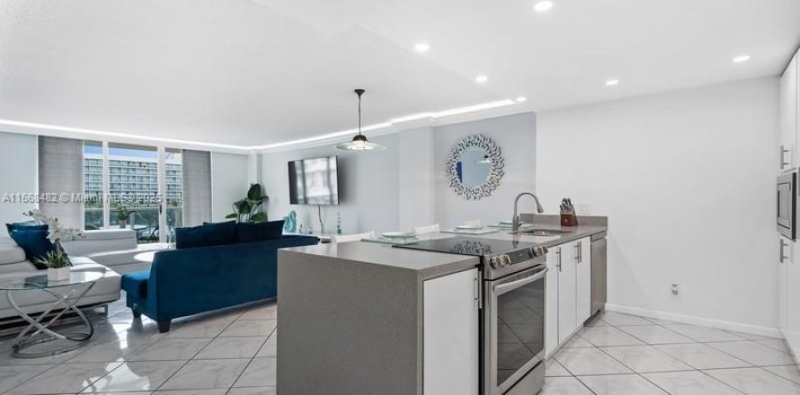 Condo à Hollywood, Floride, 2 chambres  № 1692997
