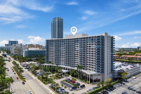 Copropriété à vendre à Hollywood, Floride: 2 chambres, 117.99 m2 № 1692997 - photo 21