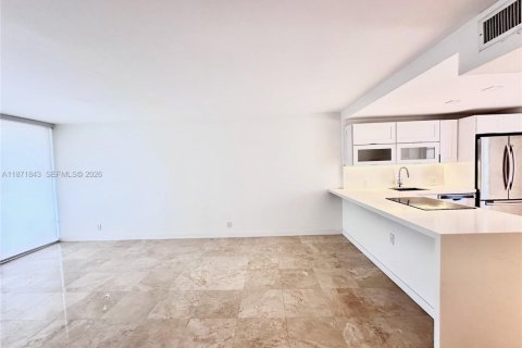 Condo in Aventura, Florida, 1 bedroom  № 2083899 - photo 4