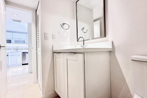 Condo in Aventura, Florida, 1 bedroom  № 2083899 - photo 11
