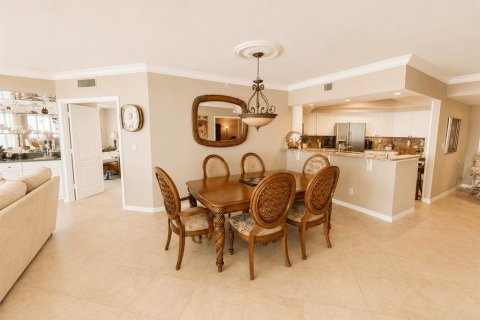 Condominio en venta en Jensen Beach, Florida, 3 dormitorios, 179.21 m2 № 2200890 - foto 11