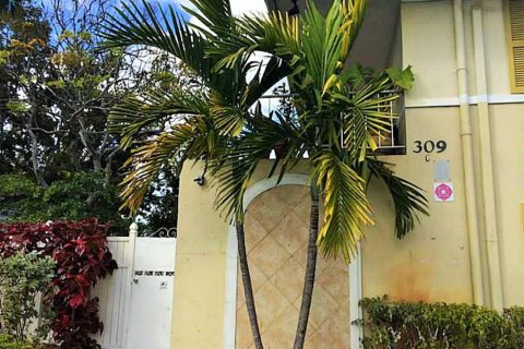 Copropriété à vendre à Fort Lauderdale, Floride: 2 chambres, 74.32 m2 № 1060181 - photo 1