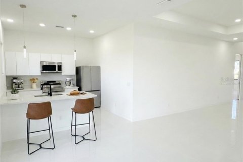 Villa ou maison à vendre à Cape Coral, Floride: 4 chambres, 161.37 m2 № 2408258 - photo 15