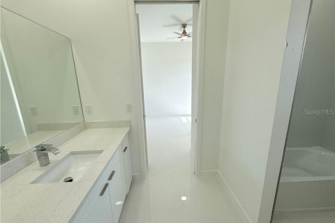 Villa ou maison à vendre à Cape Coral, Floride: 4 chambres, 161.37 m2 № 2408258 - photo 29
