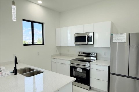 Villa ou maison à vendre à Cape Coral, Floride: 4 chambres, 161.37 m2 № 2408258 - photo 9