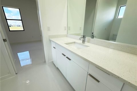 Villa ou maison à vendre à Cape Coral, Floride: 4 chambres, 161.37 m2 № 2408258 - photo 25