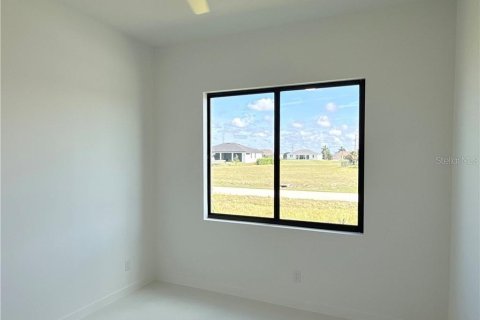 Villa ou maison à vendre à Cape Coral, Floride: 4 chambres, 161.37 m2 № 2408258 - photo 17
