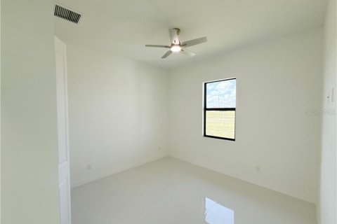 Villa ou maison à vendre à Cape Coral, Floride: 4 chambres, 161.37 m2 № 2408258 - photo 22