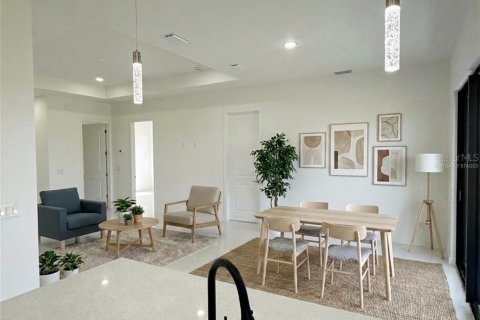 Villa ou maison à vendre à Cape Coral, Floride: 4 chambres, 161.37 m2 № 2408258 - photo 11