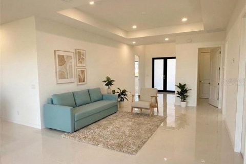 Villa ou maison à vendre à Cape Coral, Floride: 4 chambres, 161.37 m2 № 2408258 - photo 5