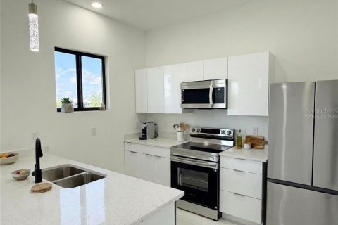 Villa ou maison à vendre à Cape Coral, Floride: 4 chambres, 161.37 m2 № 2408258 - photo 10