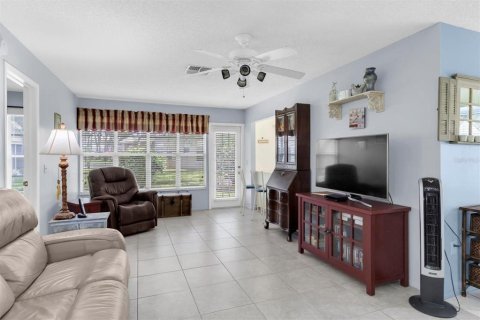 Condo in New Port Richey, Florida, 2 bedrooms  № 1873177 - photo 5