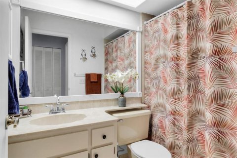 Condo in New Port Richey, Florida, 2 bedrooms  № 1873177 - photo 23