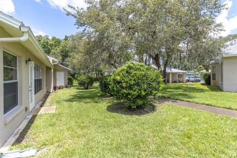 Condo in New Port Richey, Florida, 2 bedrooms  № 1873177 - photo 25
