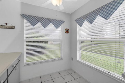 Condo in New Port Richey, Florida, 2 bedrooms  № 1873177 - photo 15