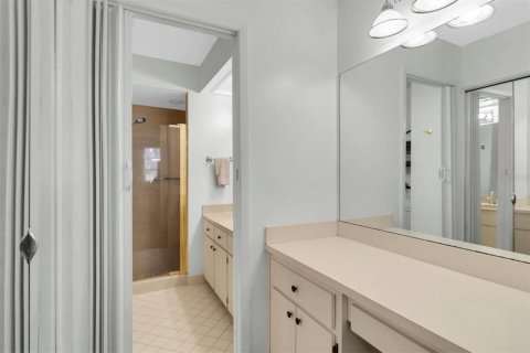 Condo in New Port Richey, Florida, 2 bedrooms  № 1873177 - photo 19