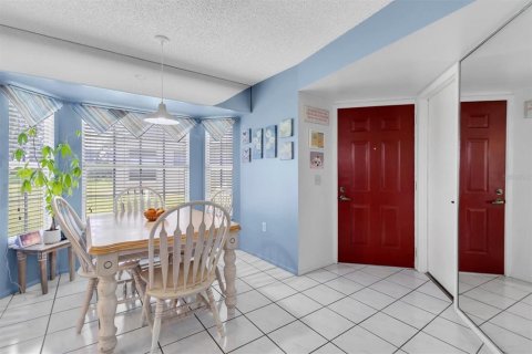 Condo in New Port Richey, Florida, 2 bedrooms  № 1873177 - photo 14