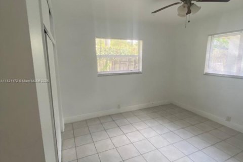 Propiedad comercial en venta en Oakland Park, Florida, 144.37 m2 № 1782007 - foto 18