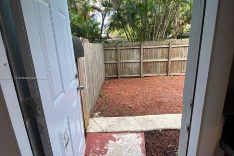 Propiedad comercial en venta en Oakland Park, Florida, 144.37 m2 № 1782007 - foto 22