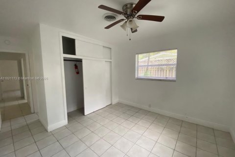 Propiedad comercial en venta en Oakland Park, Florida, 144.37 m2 № 1782007 - foto 28
