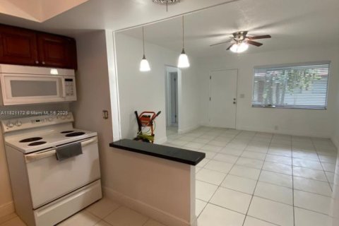 Propiedad comercial en venta en Oakland Park, Florida, 144.37 m2 № 1782007 - foto 24