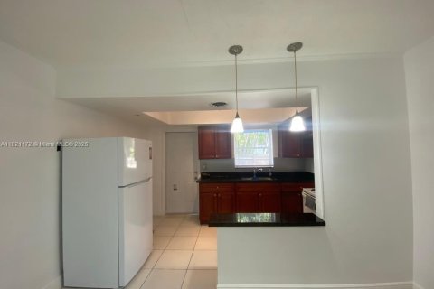 Propiedad comercial en venta en Oakland Park, Florida, 144.37 m2 № 1782007 - foto 10