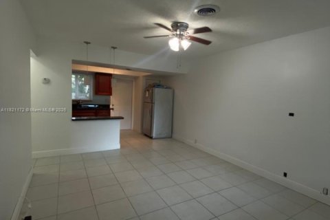 Propiedad comercial en venta en Oakland Park, Florida, 144.37 m2 № 1782007 - foto 20