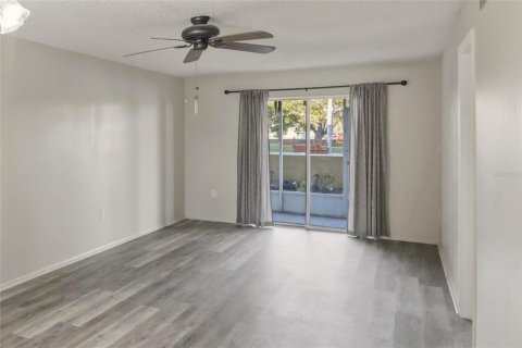 Condo in Bradenton, Florida, 2 bedrooms  № 2094376 - photo 8