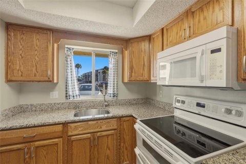 Condo in Bradenton, Florida, 2 bedrooms  № 2094376 - photo 14