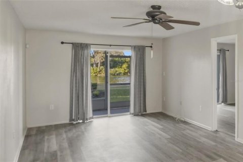 Condo in Bradenton, Florida, 2 bedrooms  № 2094376 - photo 9