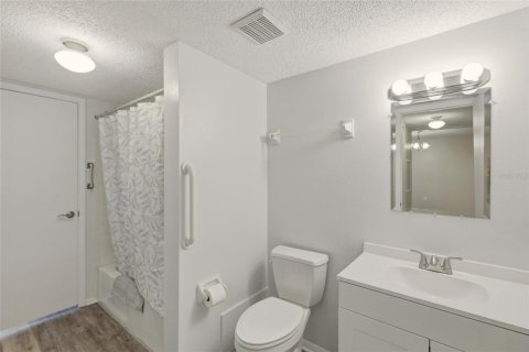 Condo in Bradenton, Florida, 2 bedrooms  № 2094376 - photo 19