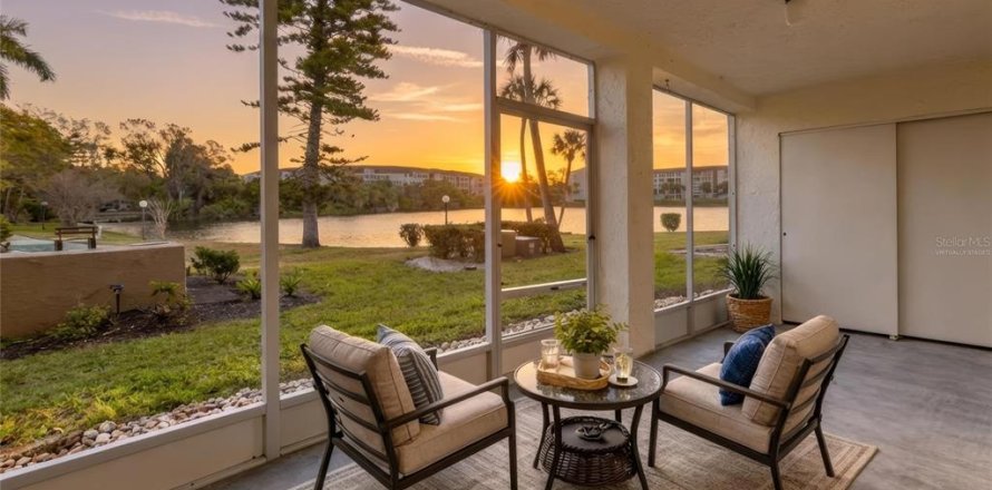 Condo in Bradenton, Florida, 2 bedrooms  № 2094376