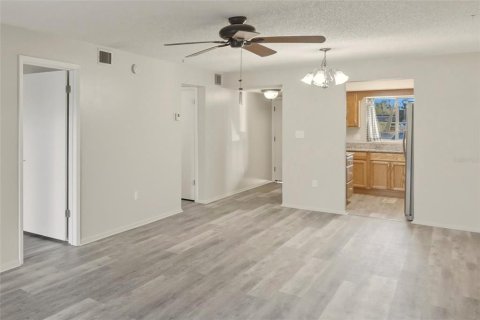 Condo in Bradenton, Florida, 2 bedrooms  № 2094376 - photo 10
