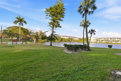 Condo in Bradenton, Florida, 2 bedrooms  № 2094376 - photo 28