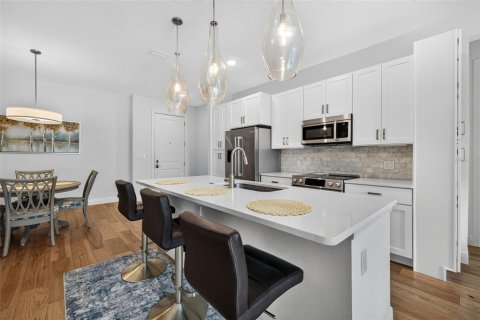 Condo in Saint Petersburg, Florida, 2 bedrooms  № 2308795 - photo 5