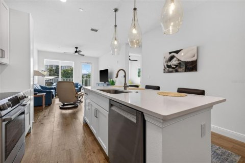 Condo in Saint Petersburg, Florida, 2 bedrooms  № 2308795 - photo 30