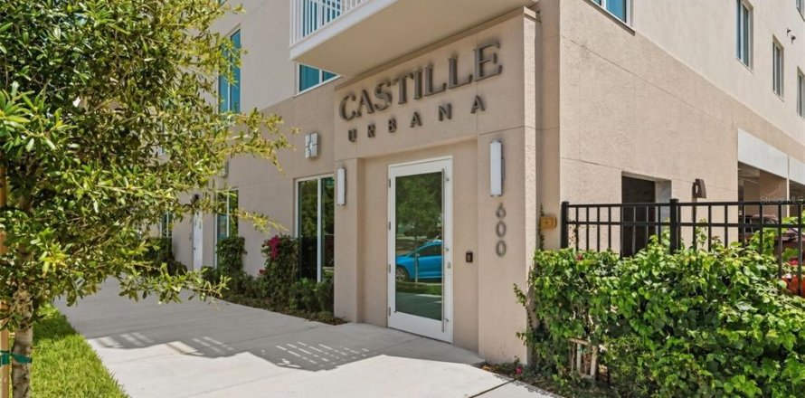Condo in Saint Petersburg, Florida, 2 bedrooms  № 2308795