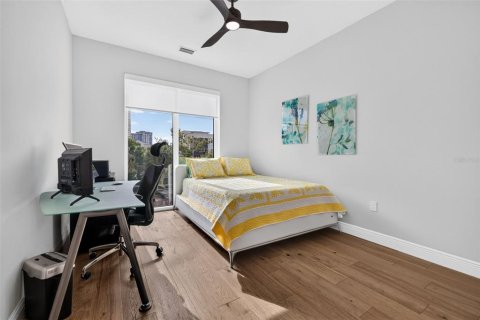Condo in Saint Petersburg, Florida, 2 bedrooms  № 2308795 - photo 15