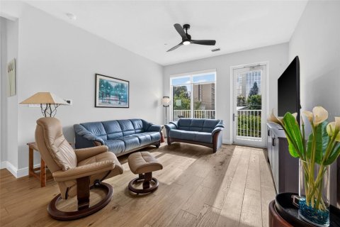 Condo in Saint Petersburg, Florida, 2 bedrooms  № 2308795 - photo 7