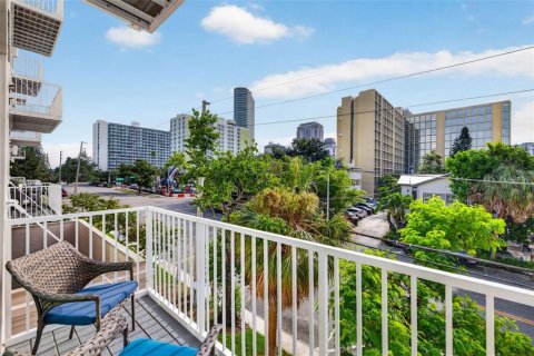 Condo in Saint Petersburg, Florida, 2 bedrooms  № 2308795 - photo 25