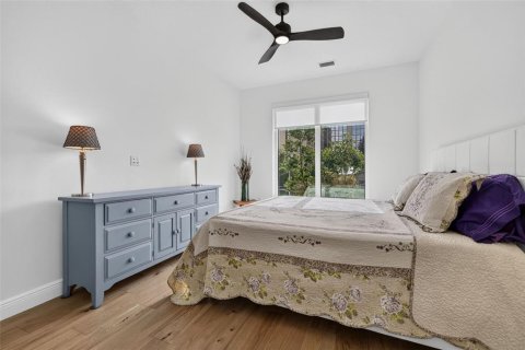 Condo in Saint Petersburg, Florida, 2 bedrooms  № 2308795 - photo 10