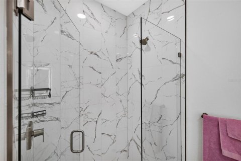 Condo in Saint Petersburg, Florida, 2 bedrooms  № 2308795 - photo 17