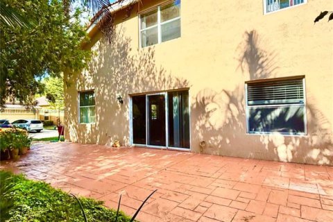 House in Coral Springs, Florida 4 bedrooms, 190.26 sq.m. № 1944850 - photo 19