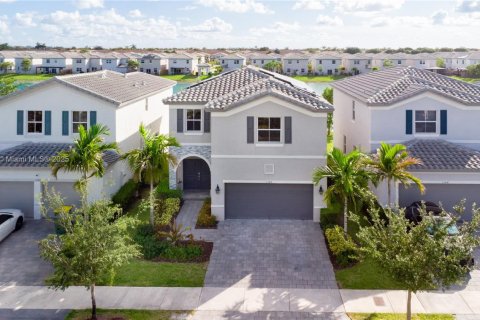 House in Homestead, Florida 4 bedrooms, 246.66 sq.m. № 1806356 - photo 2